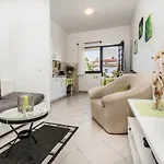 Konukevi Romina 3*