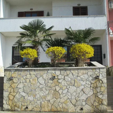 Konukevi Romina 3*